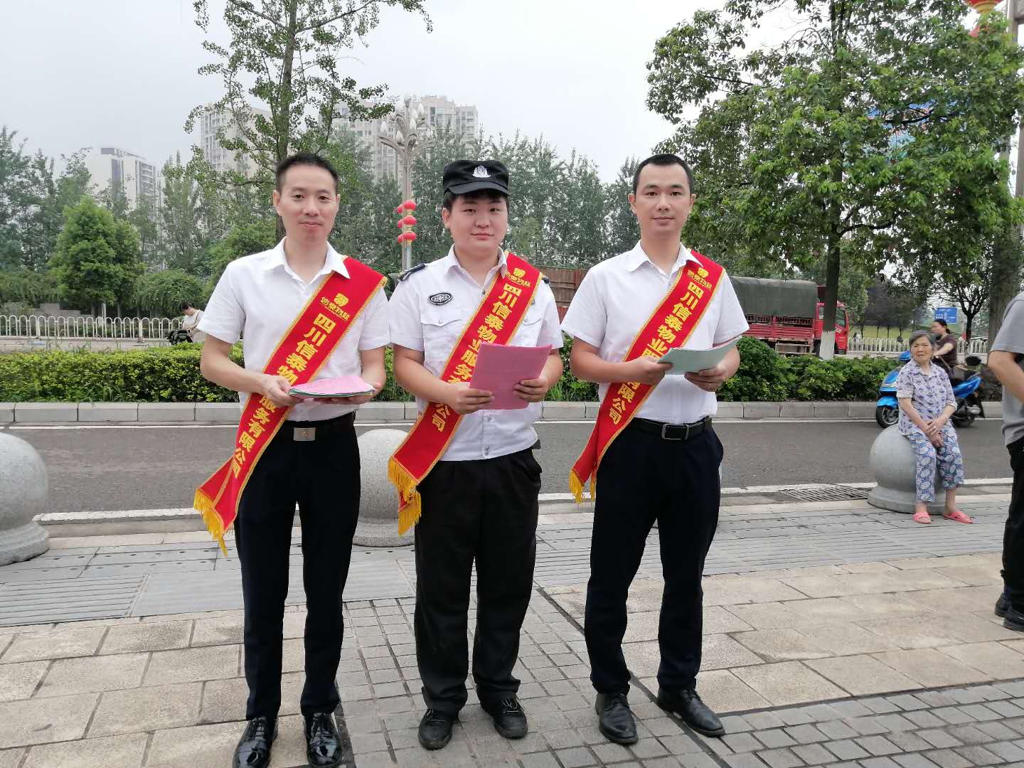 我知道，他們絕不簡(jiǎn)單